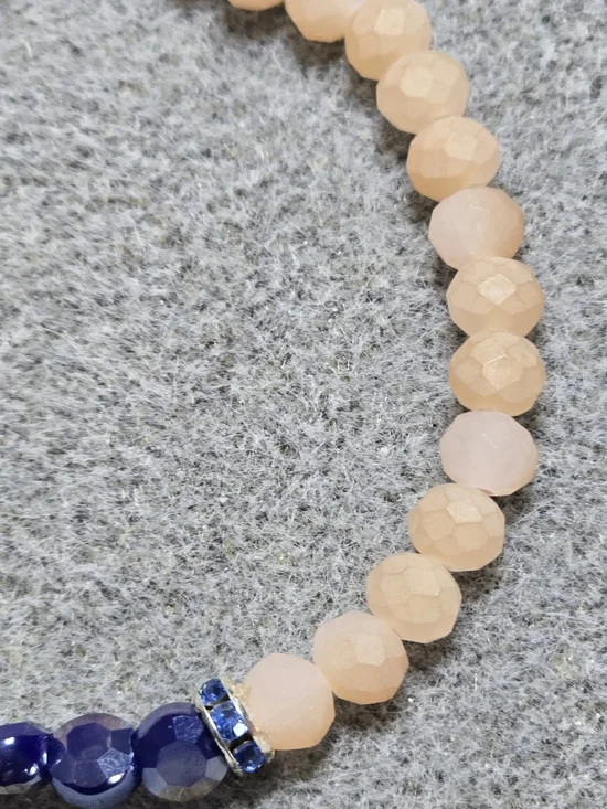 Peach and Navy Faceted Bead Stretch Bracelet - Picture 2 of 3
